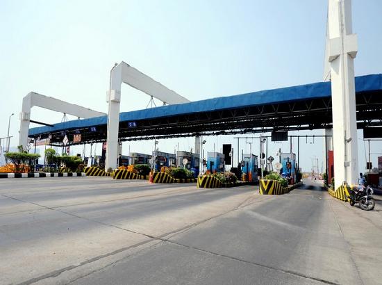 Govt temporarily suspends toll collection across India
