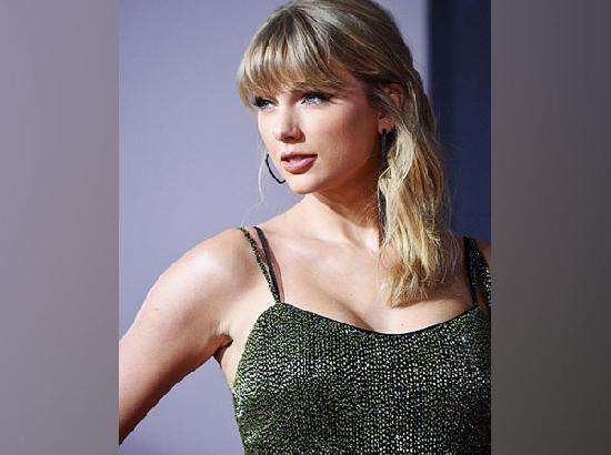 Taylor Swift gifts care package to nurse celebrating her birthday amid COVID-19