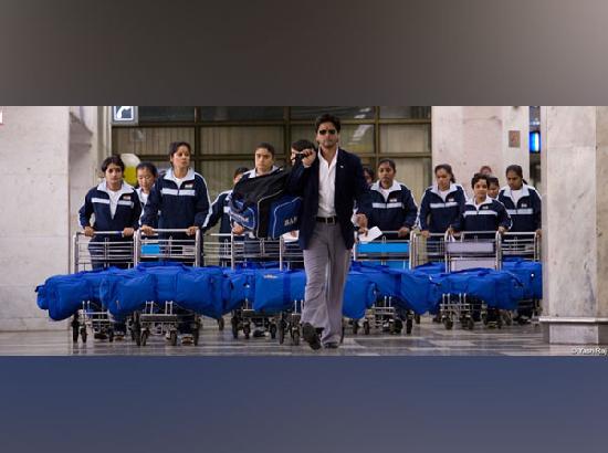 'Chak De! India' became bridge between women athletes and rest of the country: Jaideep Sahni as film clocks in 13 years