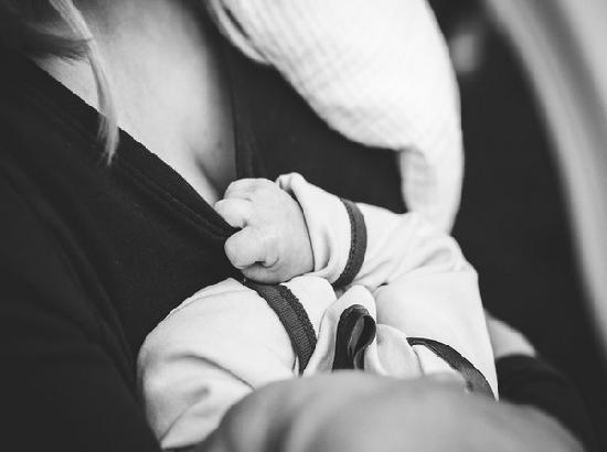 Breastfeeding can lower the risk of ovarian cancer