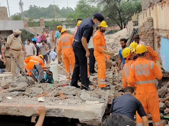 2 dead after building collapses in Dera Bassi
