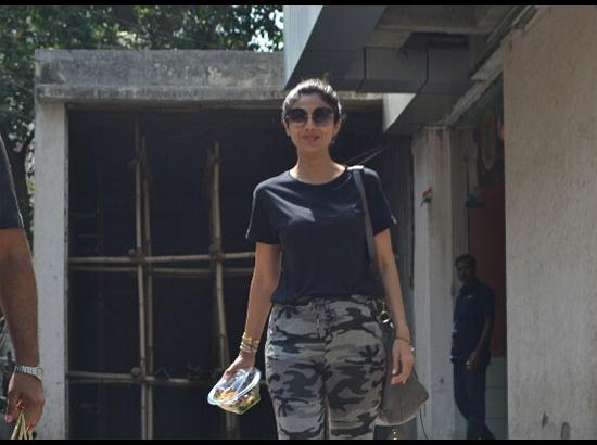 Shilpa Shetty Kundra seen at Mumbai's Bandra
