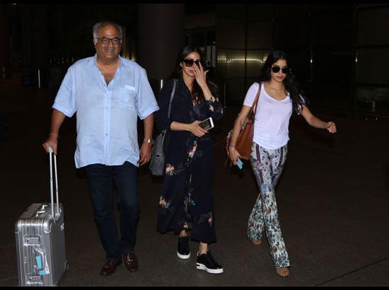 Mumbai: Sridevi, Boney Kapoor and Janhvi Kapoor seen at airport
