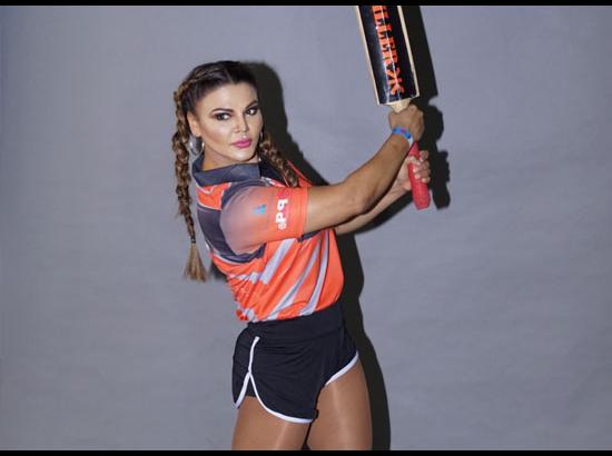  Rakhi Sawant -  Box Cricket League team Goa Killers
