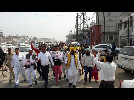 AAP holds statewide demonstrations against Demonetization