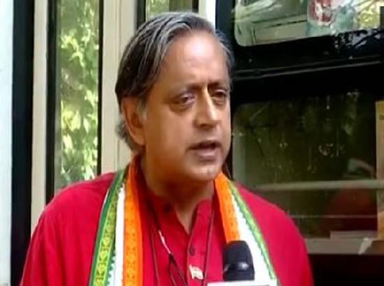 Shashi Tharoor calls upon Supreme Court to take suo moto cognizance of Kejriwal's arrest