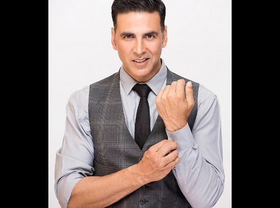 Akshay Kumar to sing on national television for the FIRST time for his show!