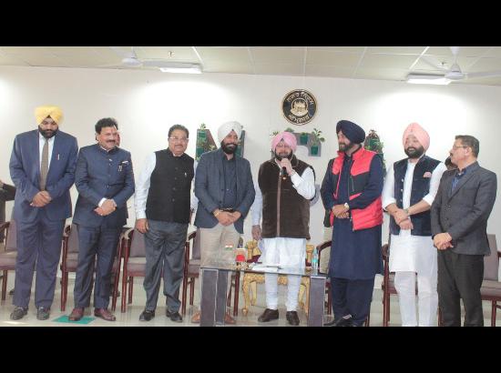 Amarinder announces Rs. 100 Crore for development of Amritsar City during interaction with newly elected MCs