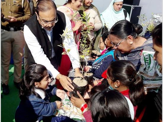 Distt. Admn. celebrates Lohri festival in honour of 151 new-born girls 