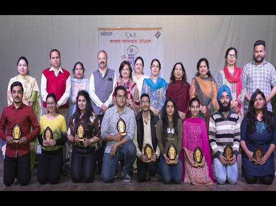 IB Ministry organizes awareness camp at Apeejay College of Fine Arts
