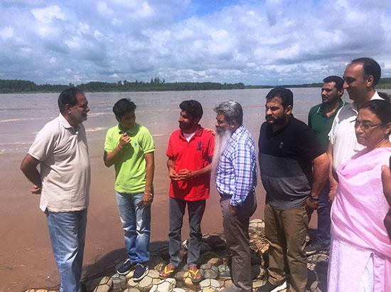 Cabinet Minister Bharat Bhushan Ashu reviews flood prevention measures