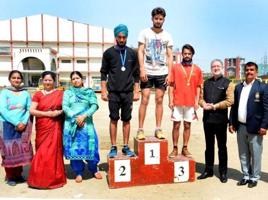 Ravinder and Kanwaljeet adjudged the best athletes