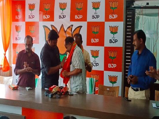 Setback for Congress in Wayanad as district general secretary joins BJP