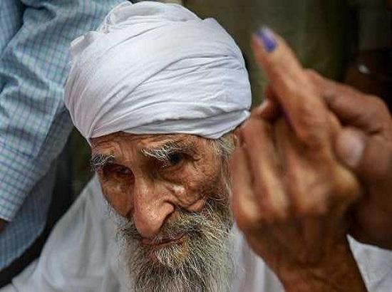 111-year-old Bachan Singh casts vote in Delhi