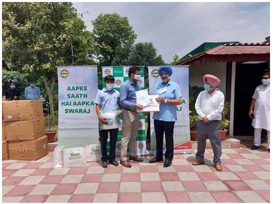  Balbir Singh Sidhu lauds noble gesture by Swaraj Tractors to hand over 500 PPE Kits for corona warriors 