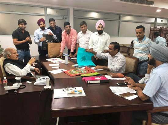 Associations of Punjab Plastic carry bags manufacturers association calls on Brahm Mohindra to relax ban on use of high thickness bags

