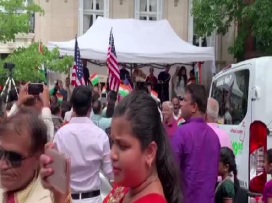 US: Indian nationals outnumber pro-Khalistani supporters outside embassy during I-day celebrations