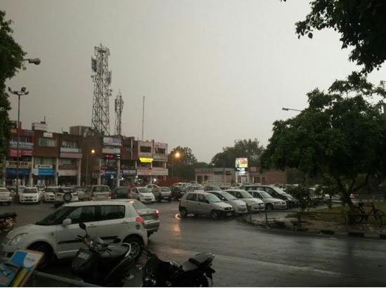 Heavy Rain Followed By Hailstorm In Chandigarh And Around 
