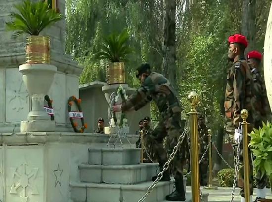 Chinar Corps pays tributes to fallen soldiers in Srinagar on 74th Infantry Day