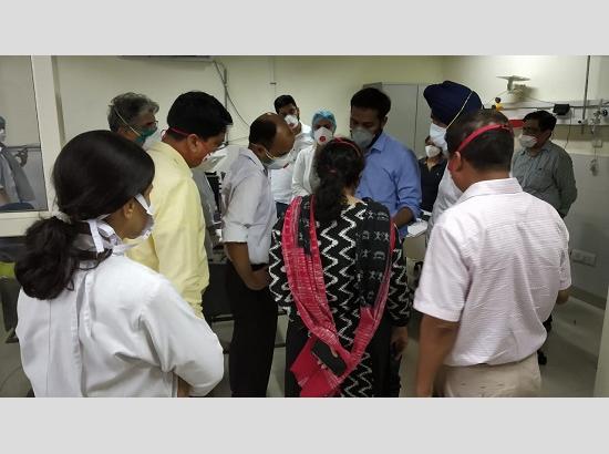 DC Kumar Amit Takes Stock of COVID Isolation Ward by Visiting MCH of Rajindra Hospital