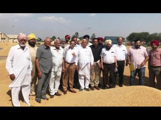DC kicks off wheat procurement in Ferozepur