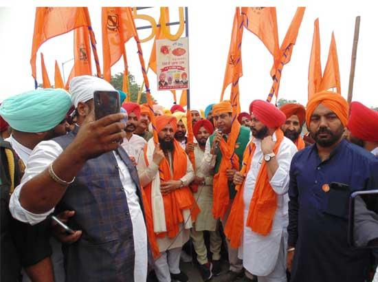 Five thousand devotees on hiking march from Zira reaches Sultanpur Lodhi
