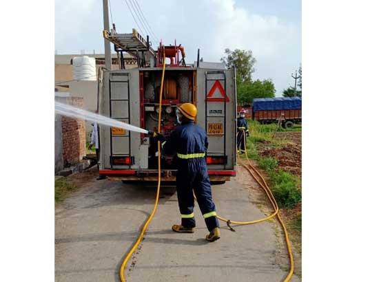 Biggest fire tender of Punjab with 4000 litre capacity pressed into service for Sanitization at Jawaharpur
