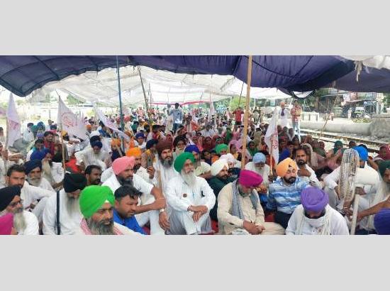 Farmers protest over passing three farm ordinances, demand resignation of BJP MPs

