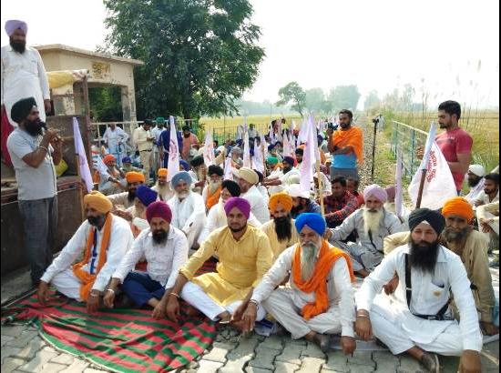 Farmers protest over various demands by blocking rail traffic in Ferozepur