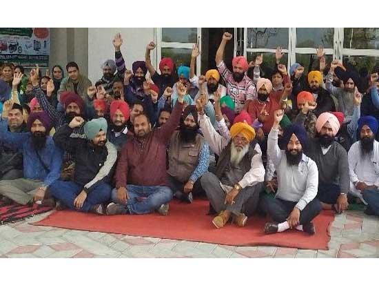 400 Employees of world University write to CM & SGPC to help in hour of crisis
