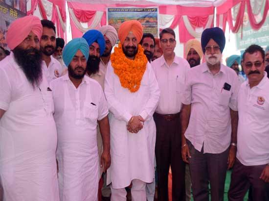 Health Minister exhorts farmers to make Punjab free from stubble burning 
