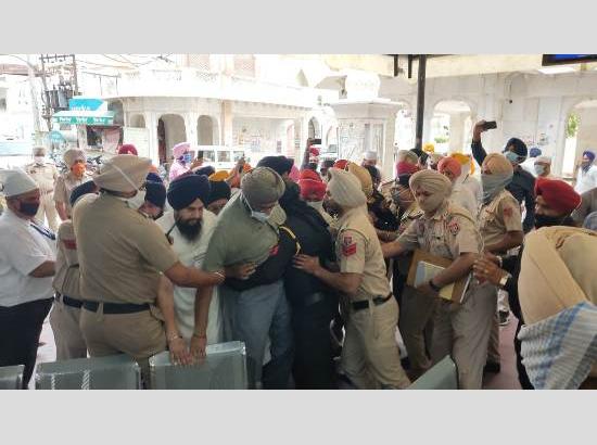 36th Anniversary of Operation Blue Star passes off peacefully amid protests and slogan shouting by radicals

