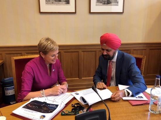 London – Amritsar flights on the agenda in Parliament meeting between Aviation Minister and Tan Dhesi

