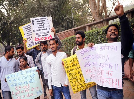 JNU announces roll-back of hostel fee hike after massive protests 