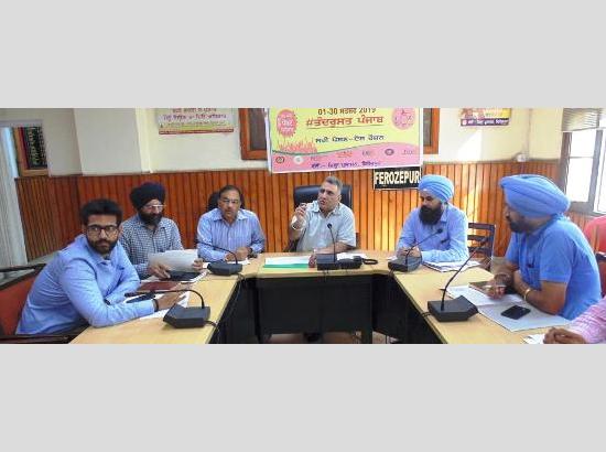Stubble-burning : Janjua reviews curbing arrangements in Ferozepur