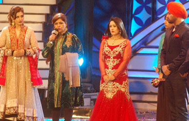 Jaspal_Bhatti_family_at_PTC_film_award_2013-72_x400_1362216579.jpg