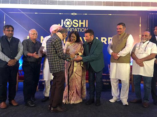 Joshi foundation media awards : VP Prabhakar gets life time achievement,  Sunny Deol, Kirron Kher confer awards