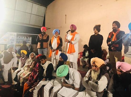 Khaira asks Badals to seek apology in villages 
