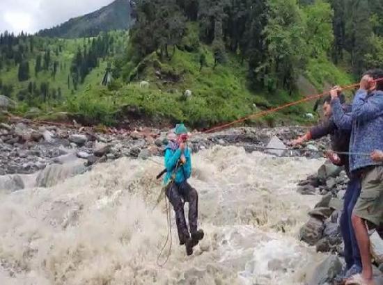Himachal: 25 tourists stranded near Beas river rescued