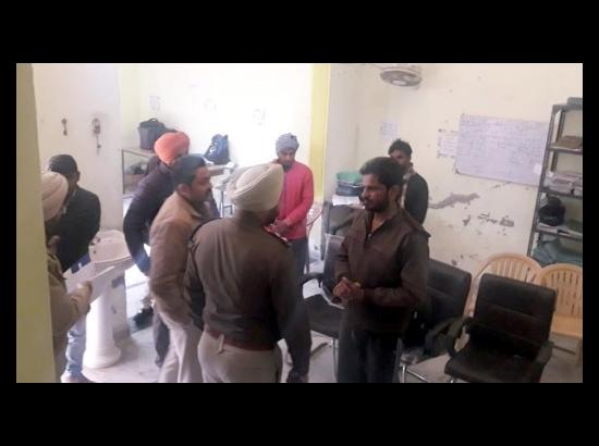 Masked criminals loot Rs.8.60 lakh at gunpoint from private finance company in Amritsar