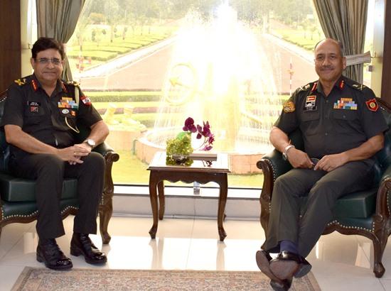 Western Army Commander reviews operational preparedness of Vajra Corps