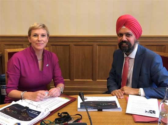 MP Dhesi calls on UK Tpt. Min for tapping tourism benefits from London -Amritsar direct flights
