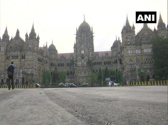 Mumbai street wears deserted look as weekend lockdown begins