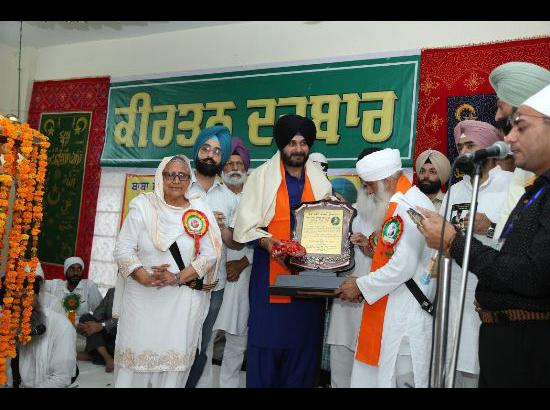 Navjot Sidhu and Paramjit Nabha conferred with Baba Farid Awards-2017