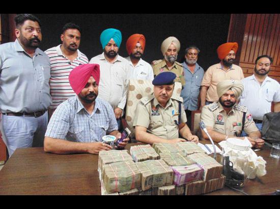 Police arrests smuggler with recovery of  pistol, live cartridges, heroin, Pak SIMs in Ferozepur