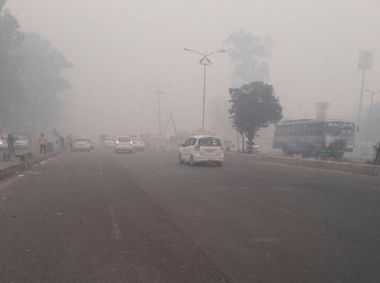 Air pollution on Ludhiana Ferozepur Road at 4:00 a.m.