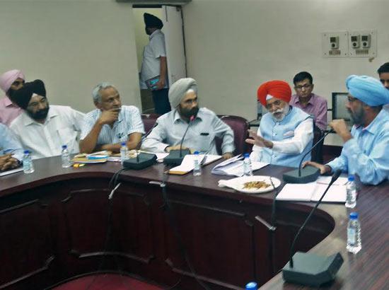 Rana Gurjeet instructs officials to check water theft, ensure water supply at tail-ends