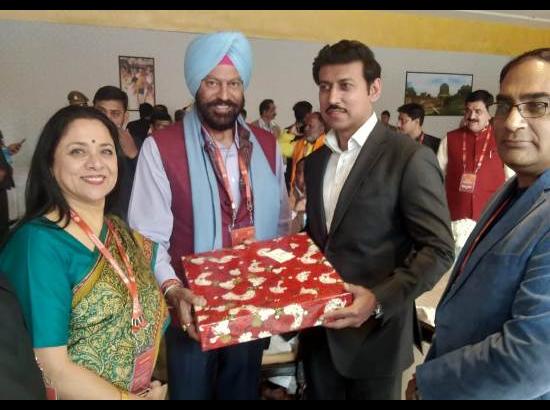 Rana Gurmit Singh Sodhi exhorts NRI youth to connect with their roots


