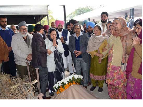 Renowned senior journalist Shangara Singh Bhullar cremated