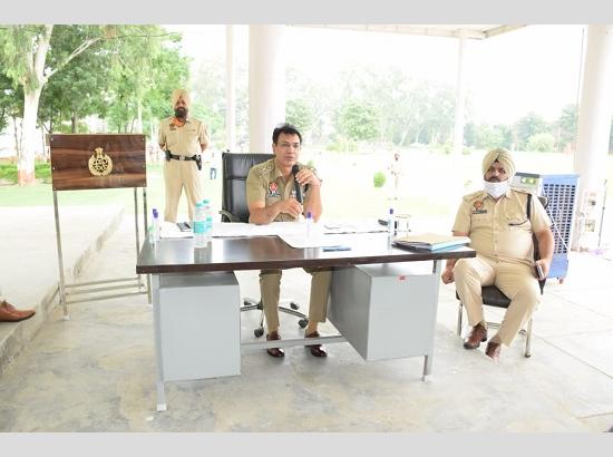 SSP directs police officers to tighten noose against illicit liquor trade 